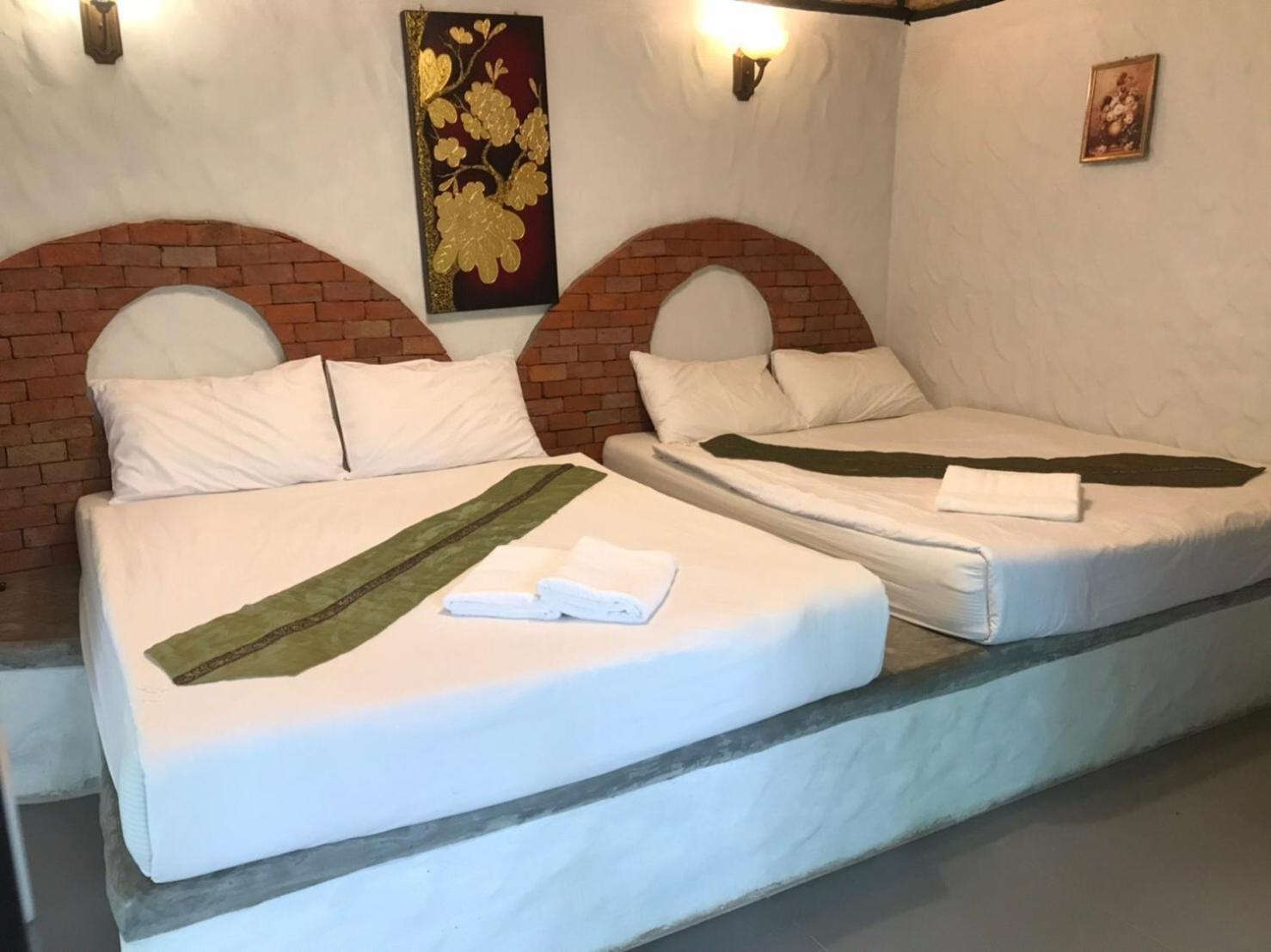 Baan Pong Tara Hotel Суан Фунг Екстериор снимка