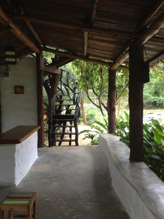 Baan Pong Tara Hotel Суан Фунг Екстериор снимка