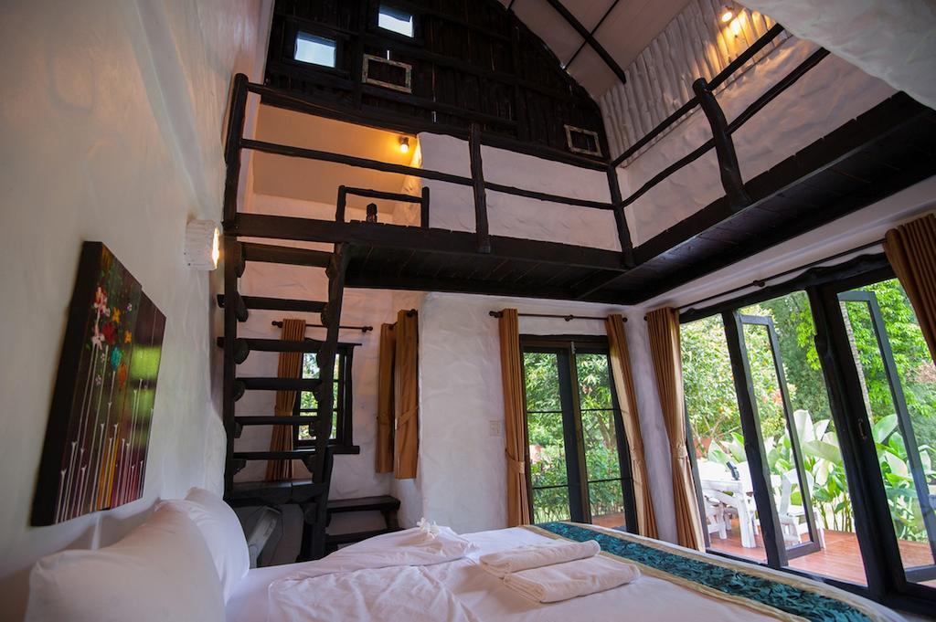 Baan Pong Tara Hotel Суан Фунг Екстериор снимка