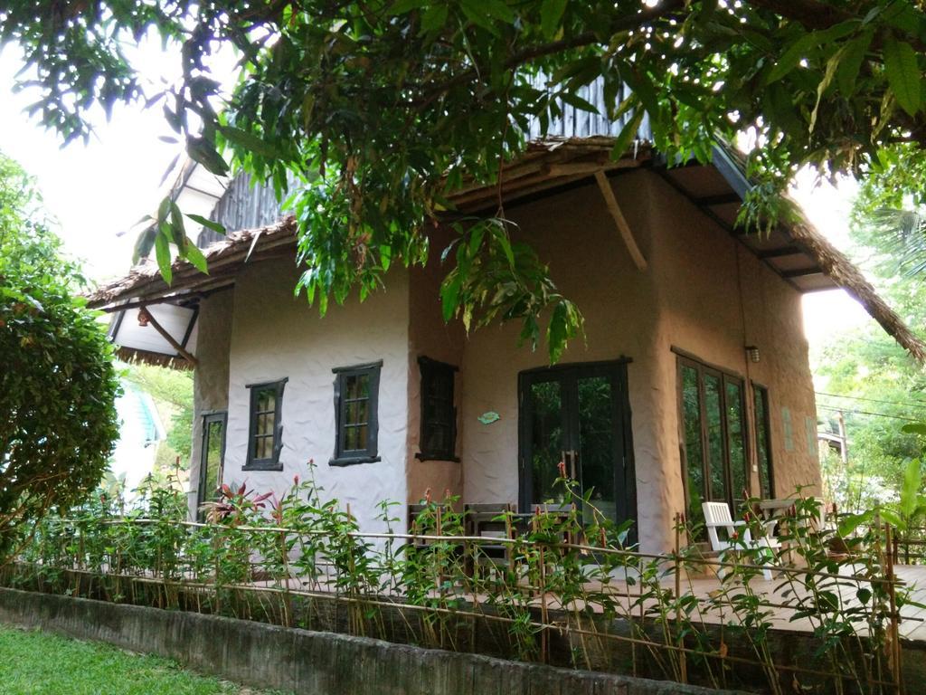 Baan Pong Tara Hotel Суан Фунг Екстериор снимка
